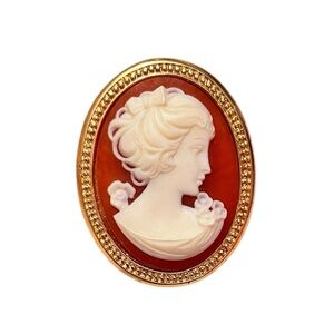Vintage Trifari White Cameo Gold Tone Brooch